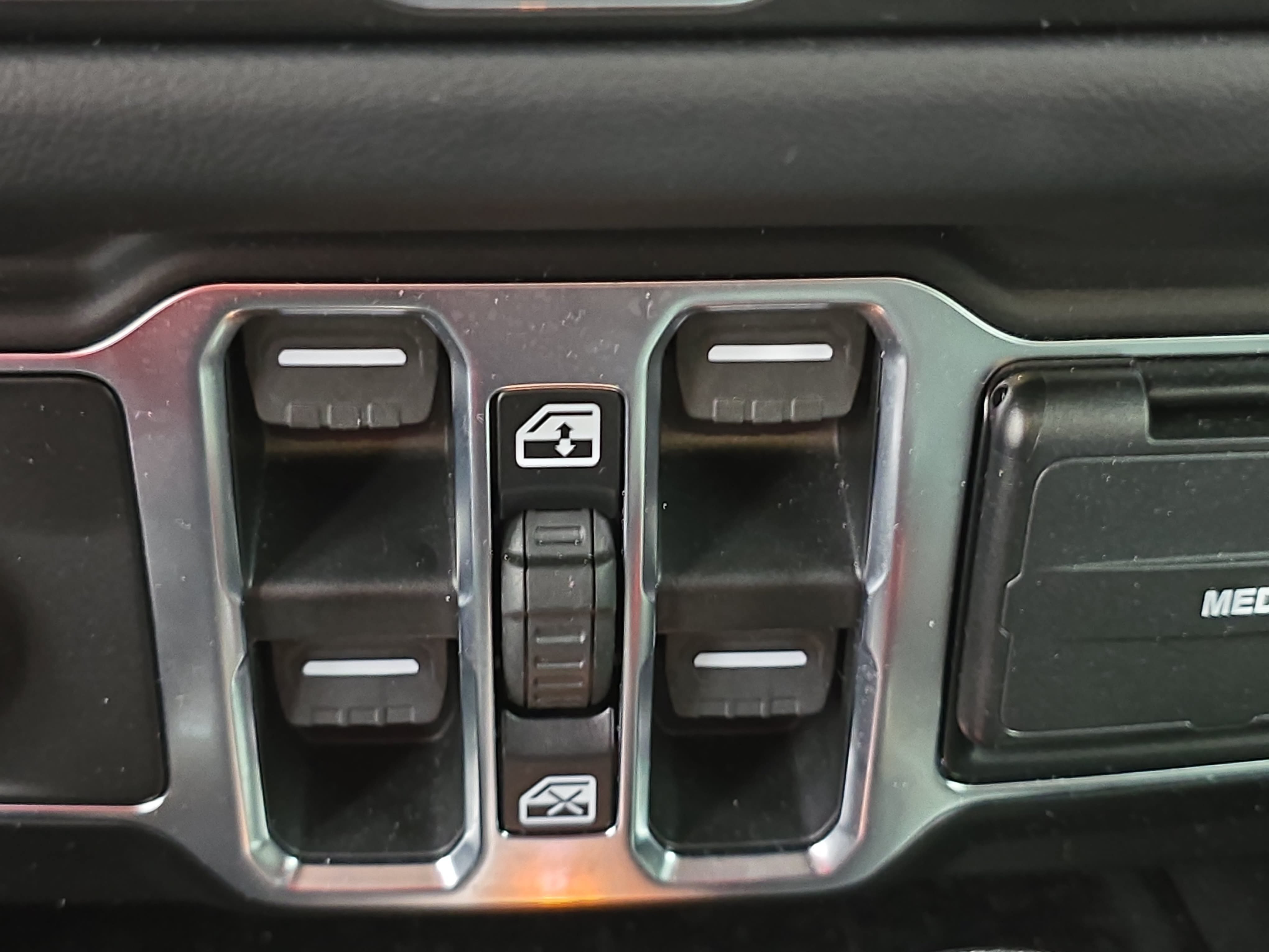 Used 2026 Jeep Wrangler Unlimited Sahara AWD/4WD image 28