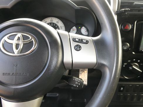 Used 2012 Toyota FJ Cruiser 4WD image 18