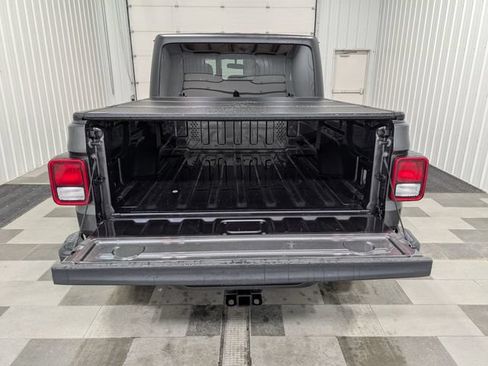 Used 2022 Jeep Gladiator Sport AWD/4WD image 22