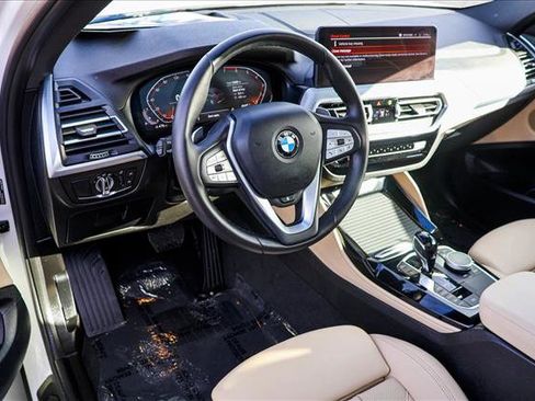 Used 2025 BMW X4 xDrive30i image 10