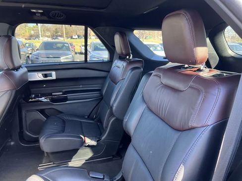 Used 2022 Ford Explorer Platinum w/ Equipment Group 601A image 21