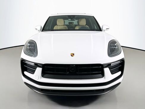 Used 2025 Porsche Macan image 6