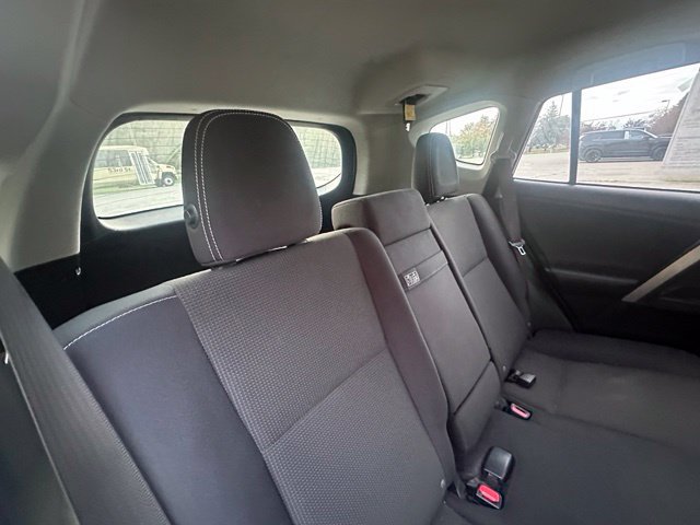 Used 2016 Toyota RAV4 XLE AWD/4WD image 9
