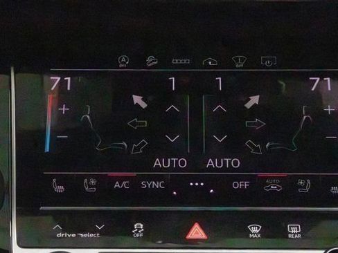 Used 2021 Audi Q7 3.0T Prestige image 12