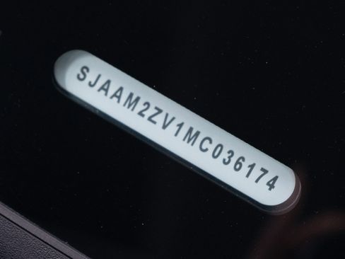 Certified 2021 Bentley Bentayga image 51