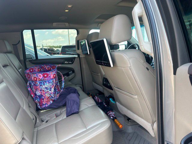 Used 2018 Chevrolet Suburban LT w/ Luxury Package AWD/4WD image 20