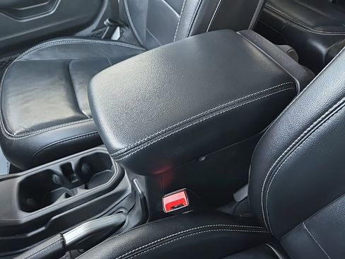 Used 2018 Jeep Wrangler Unlimited Sahara image 72