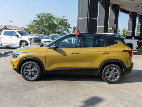 Used 2024 Kia Seltos S AWD/4WD image 4