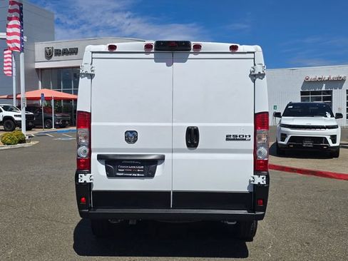 Used 2025 RAM ProMaster 2500 FWD image 5