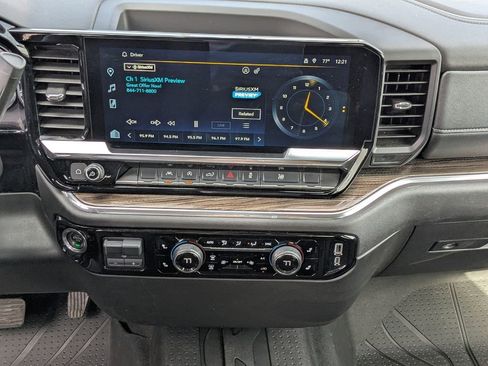 Used 2025 Chevrolet Silverado 1500 LT image 18