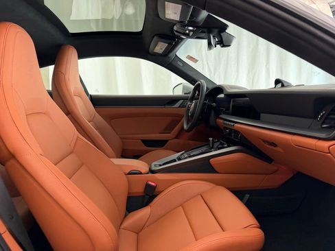 Used 2025 Porsche 911 Carrera RWD image 16