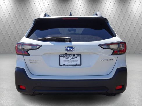 Used 2024 Subaru Outback AWD/4WD image 4