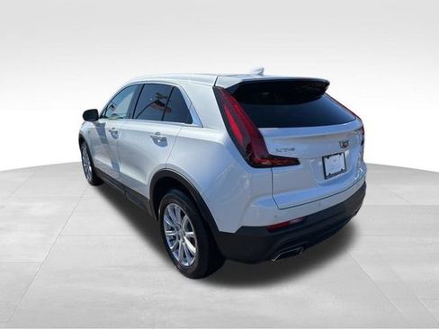 Certified 2022 Cadillac XT4 Luxury w/ Cold Weather Package image 7