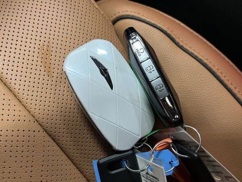 Used 2025 Genesis GV80 2.5T Prestige image 31