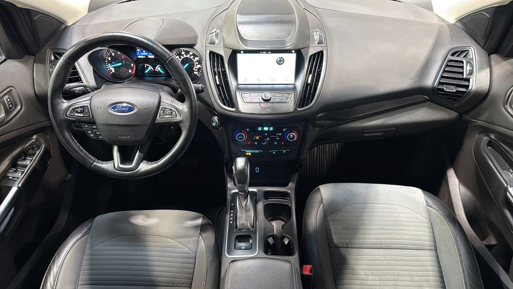 Used 2019 Ford Escape SE w/ SE Sport Appearance Package AWD/4WD image 18