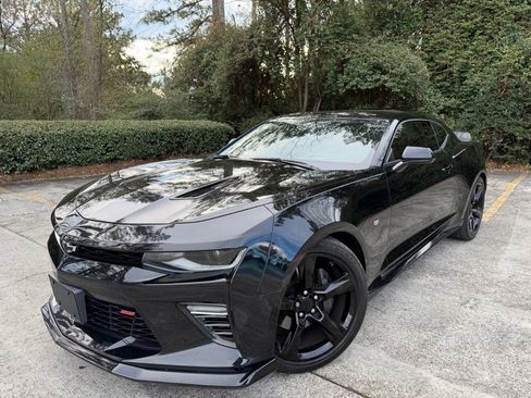 Used 2018 Chevrolet Camaro SS image 3