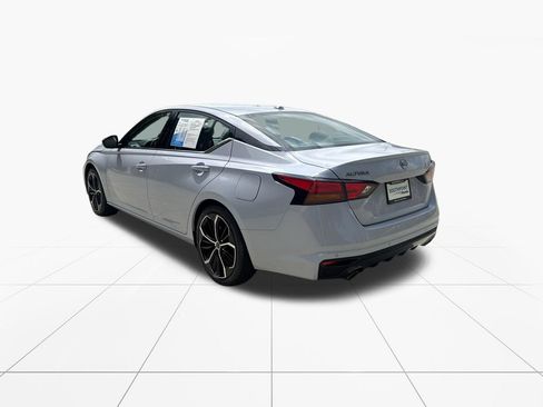 Used 2025 Nissan Altima 2.5 SR FWD image 6