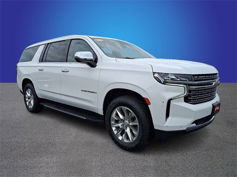 Used 2024 Chevrolet Suburban Premier image 3