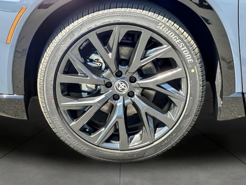 New 2026 Toyota Crown Signia AWD/4WD image 25