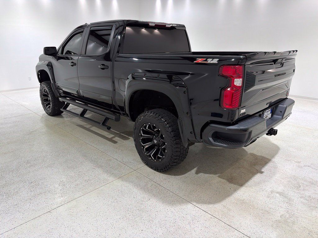 Used 2022 Chevrolet Silverado 1500 RST AWD/4WD image 3