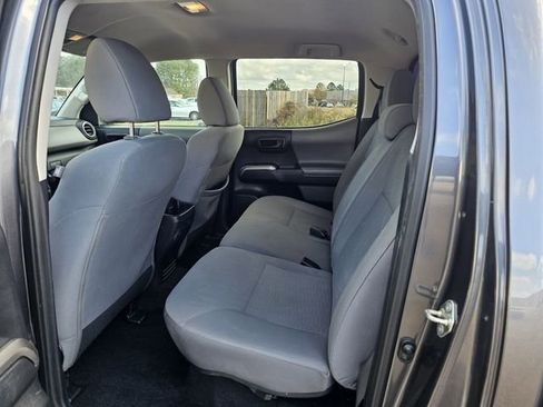 Used 2017 Toyota Tacoma SR5 image 16