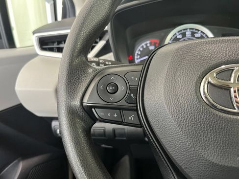Used 2021 Toyota Corolla LE w/ Carpet Mat Package (TMS) FWD image 6