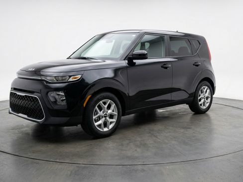Used 2025 Kia Soul LX w/ LX Technology Package image 3