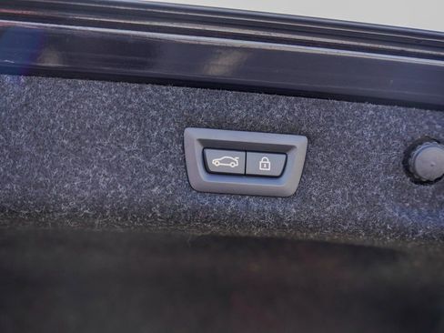 Used 2023 BMW 530e xDrive w/ Premium Package image 39