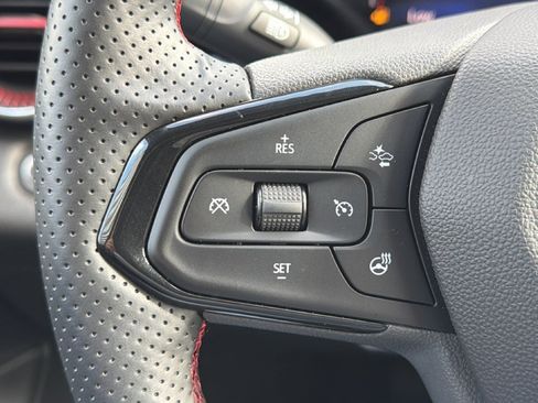 Used 2026 Chevrolet Trax RS FWD image 19