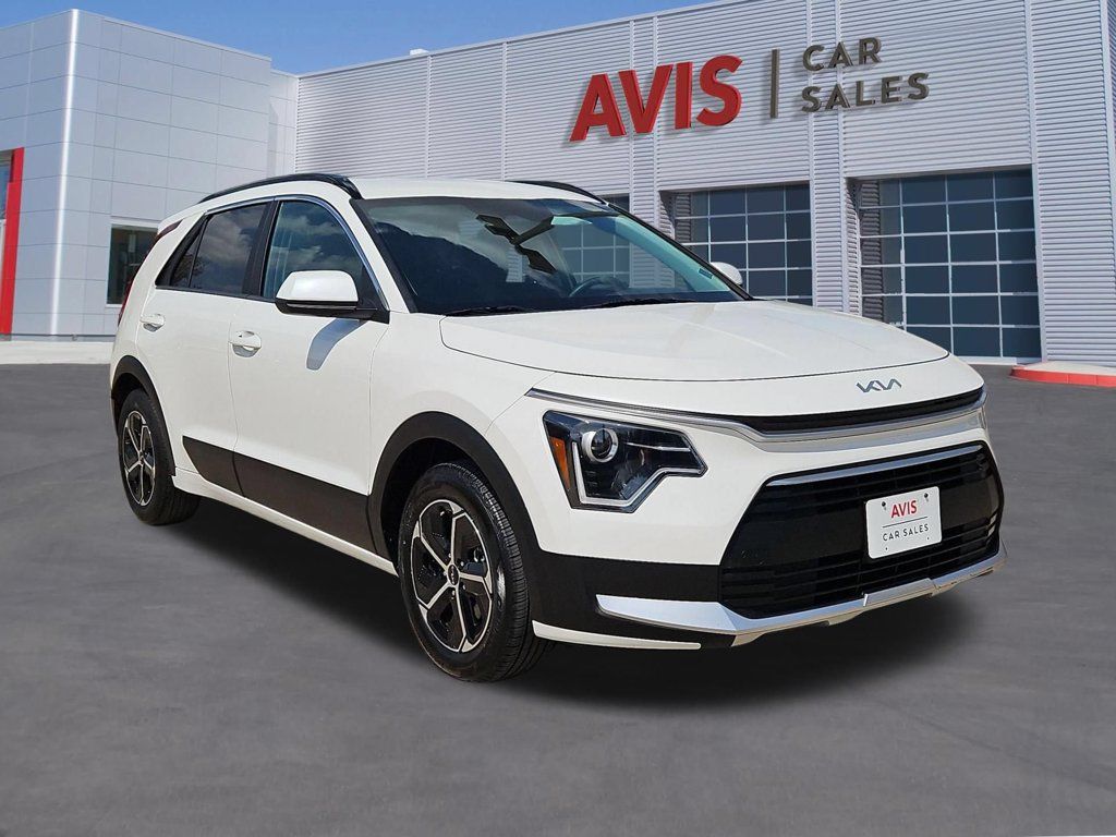 Used 2025 Kia Niro LX FWD image 3