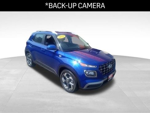 Used 2022 Hyundai Venue SEL image 3