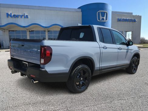 New 2026 Honda Ridgeline Black Edition image 4