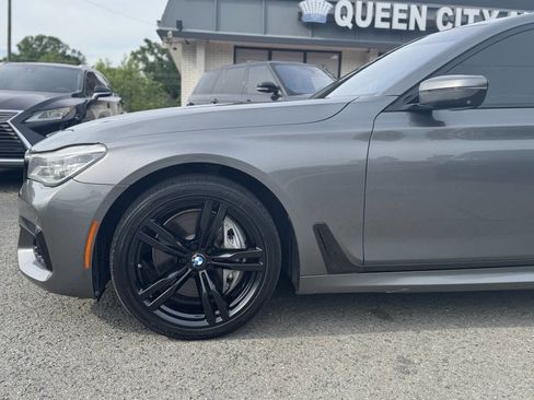 Used 2017 BMW 750i RWD image 28