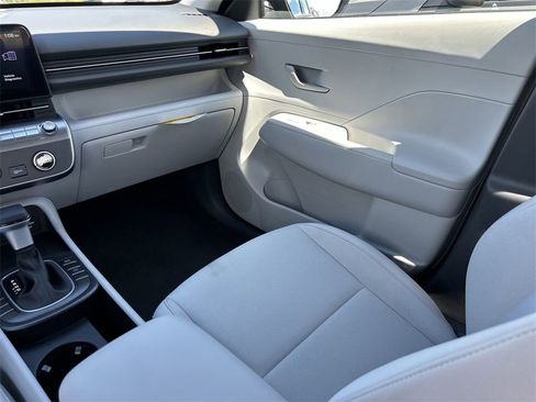 New 2026 Hyundai Kona SE image 6