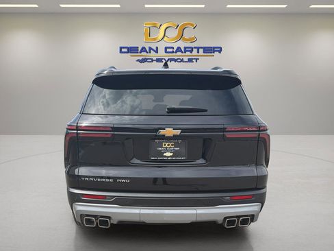 Used 2025 Chevrolet Traverse LT AWD/4WD image 4