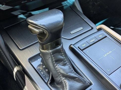 Used 2020 Lexus ES 300h w/ Premium Package image 12