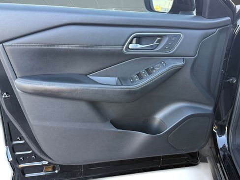 Certified 2024 Nissan Rogue Platinum image 11