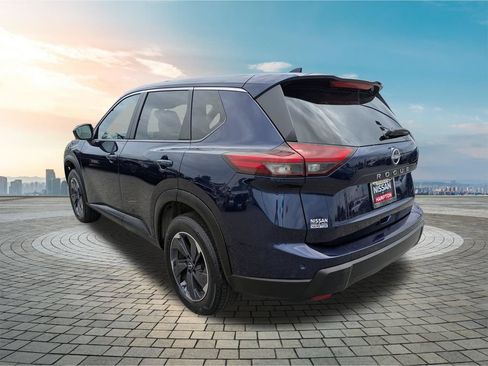 Certified 2025 Nissan Rogue SV FWD image 7