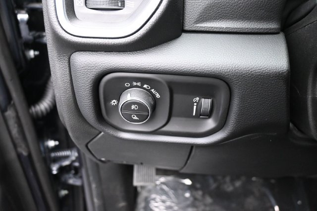 New 2027 RAM 3500 Big Horn AWD/4WD image 15