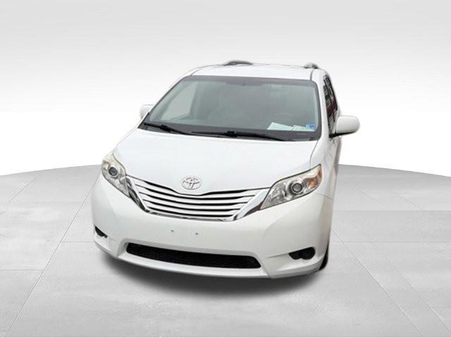 Used 2016 Toyota Sienna LE FWD image 35
