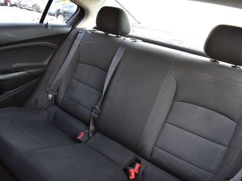 Used 2017 Chevrolet Cruze LS FWD image 20