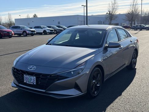 Used 2021 Hyundai Elantra SEL image 4