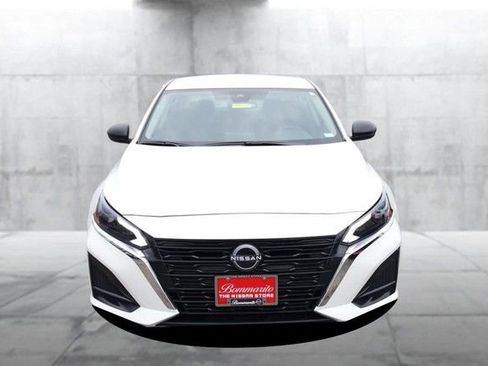 Certified 2025 Nissan Altima 2.5 SV FWD image 4