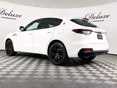 Used 2022 Maserati Levante Modena image 4