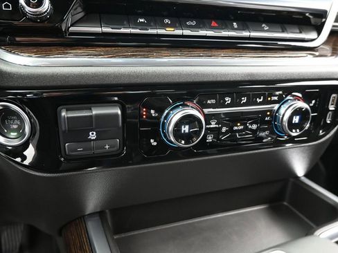 Used 2025 GMC Sierra 1500 Elevation w/ Preferred Package image 18