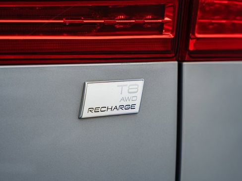 Used 2022 Volvo XC60 T8 Inscription w/ Advanced Package image 7