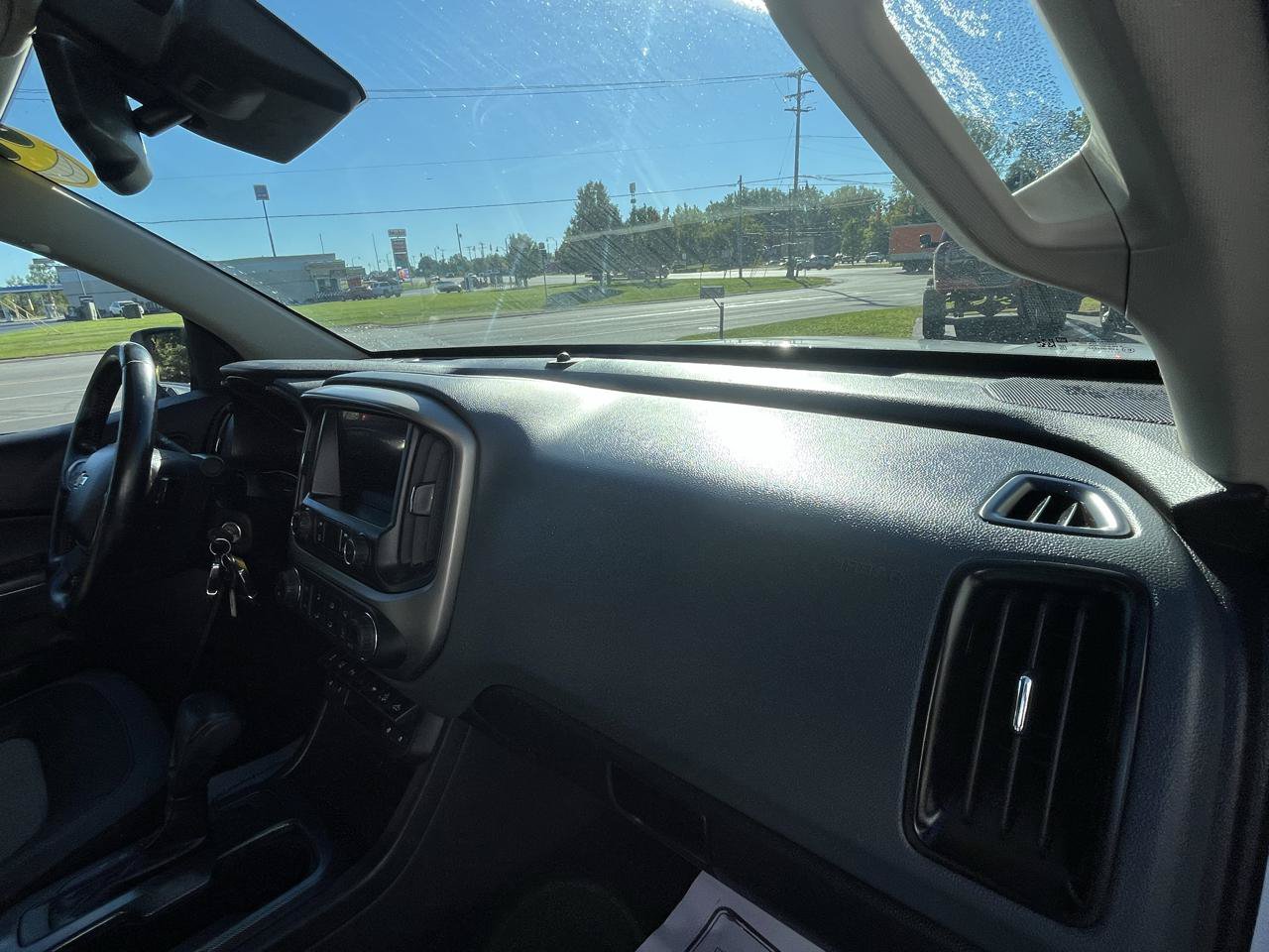 Used 2021 Chevrolet Colorado Z71 w/ Safety Package AWD/4WD image 15