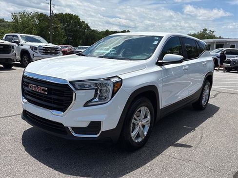 Certified 2024 GMC Terrain SLE AWD/4WD image 4