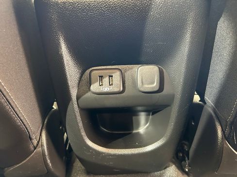 Used 2021 Chevrolet Colorado Z71 w/ Safety Package image 19