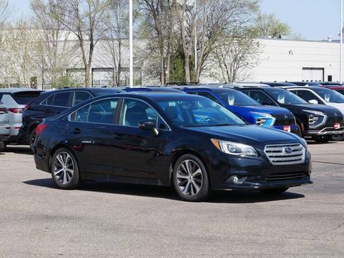 Used 2017 Subaru Legacy 2.5i Limited AWD/4WD image 1